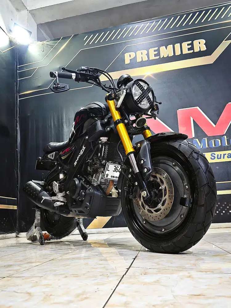 Yamaha XSR 155cc black glossy mewah th 2024. Anugerah motor rungkut