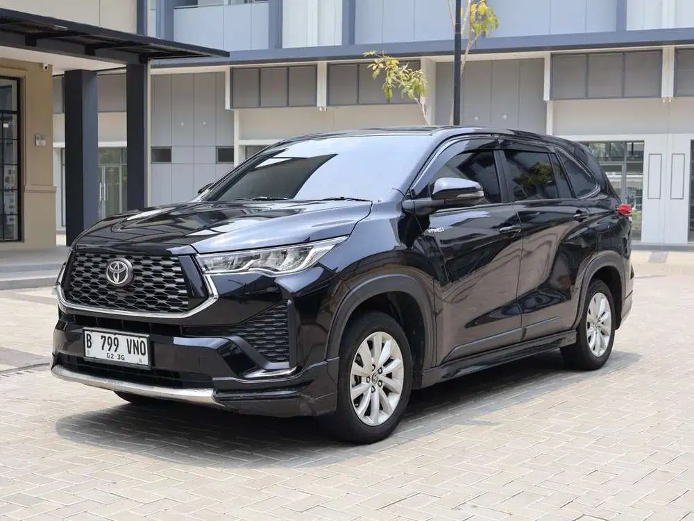 (Tdp2jt) Zenix V Hybrid Modellista 2025 Hitam