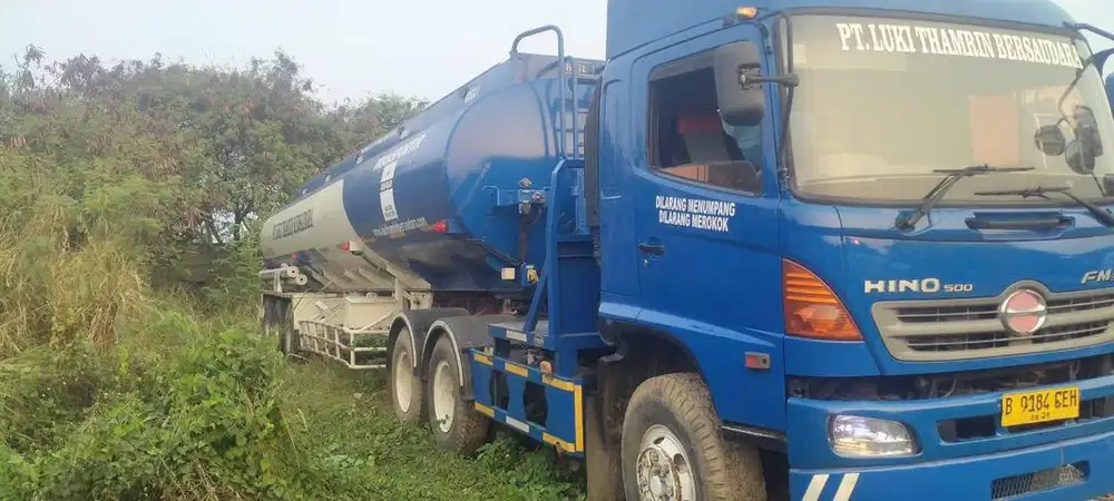 Hino FM 320 head 2013 tangki 40 KL