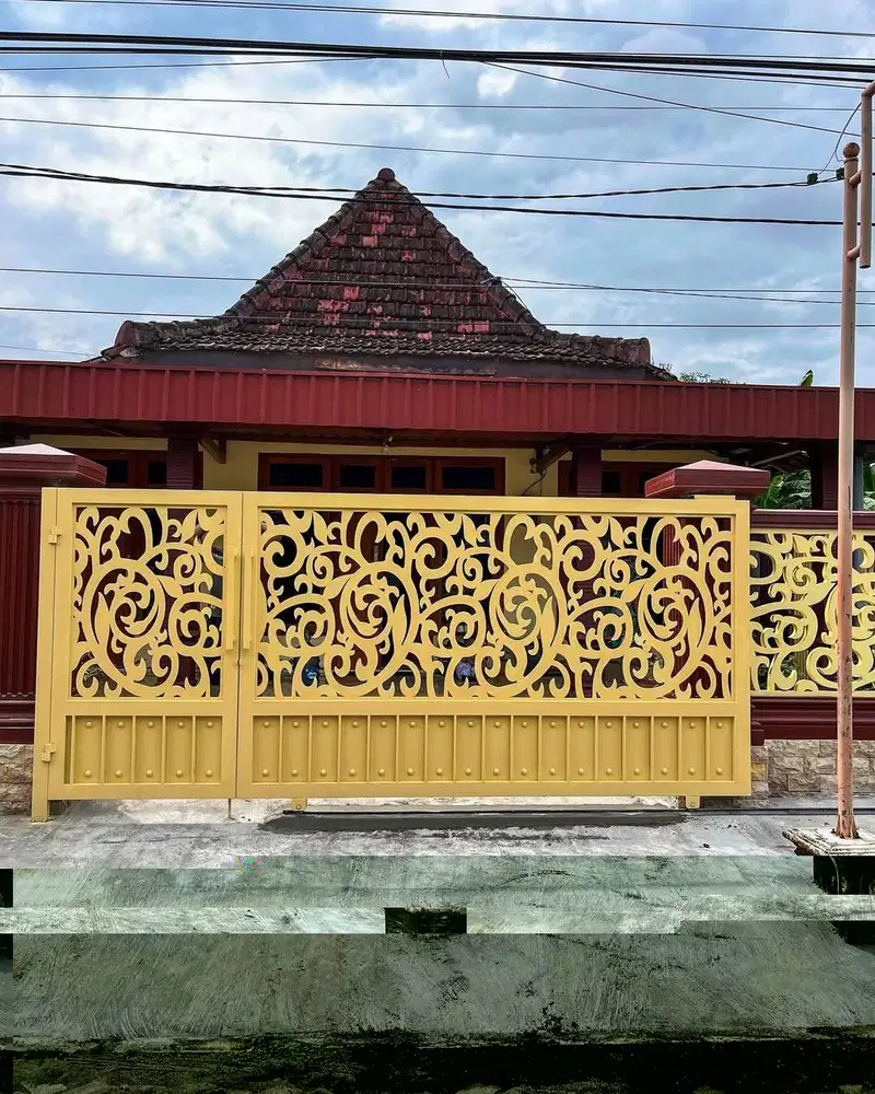 Pagar rumah laser cutting kombinasi woodplank