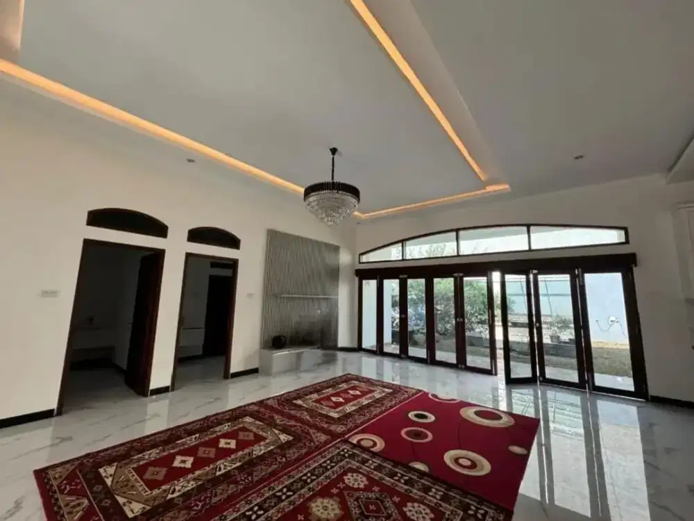 Jual Rumah Mewah Baru, Cakep dan Luas di Komplek Arcamanik Bandung