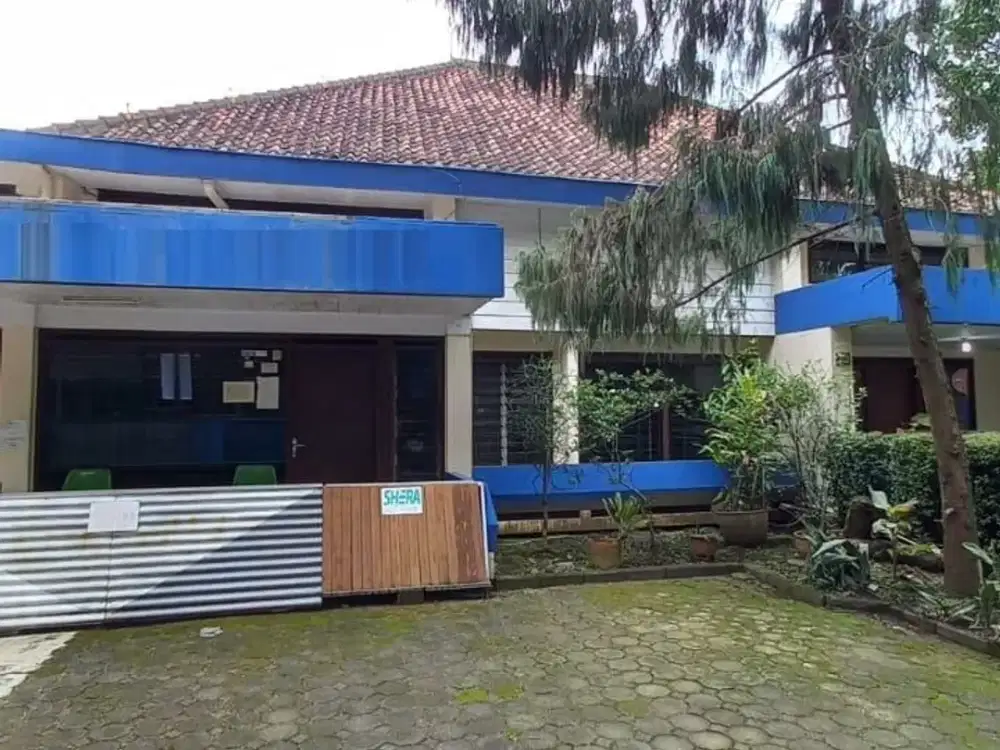 Dijual Rumah Lama Terawat Hitung Tanah di Sayap Gatot Subroto
