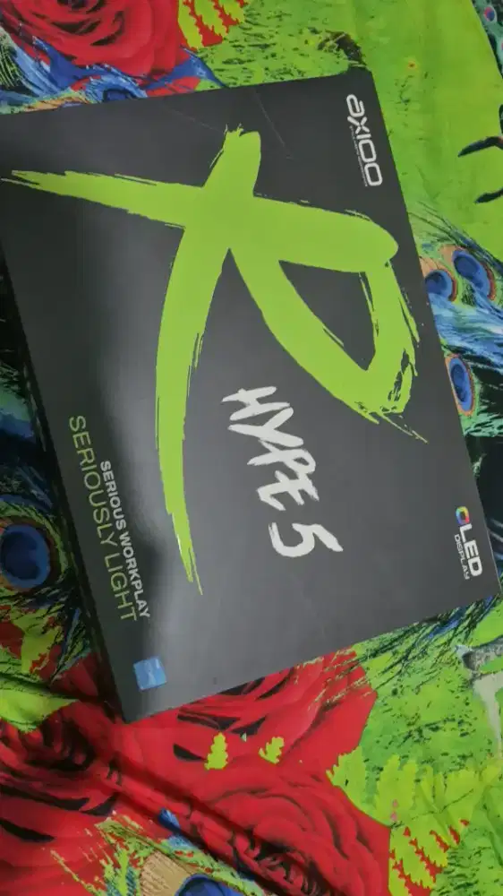 Laptop axio hype R-5 Oled