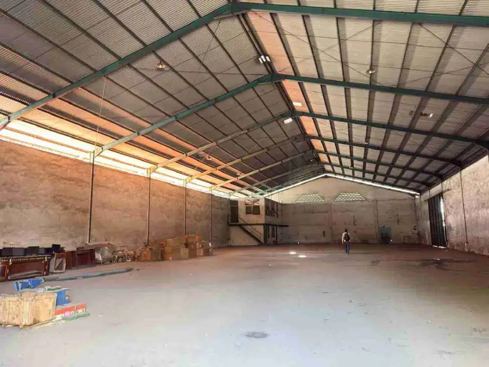 Gudang Raya Driyorejo Gresik. Akses Container 40. Kawasan Industri