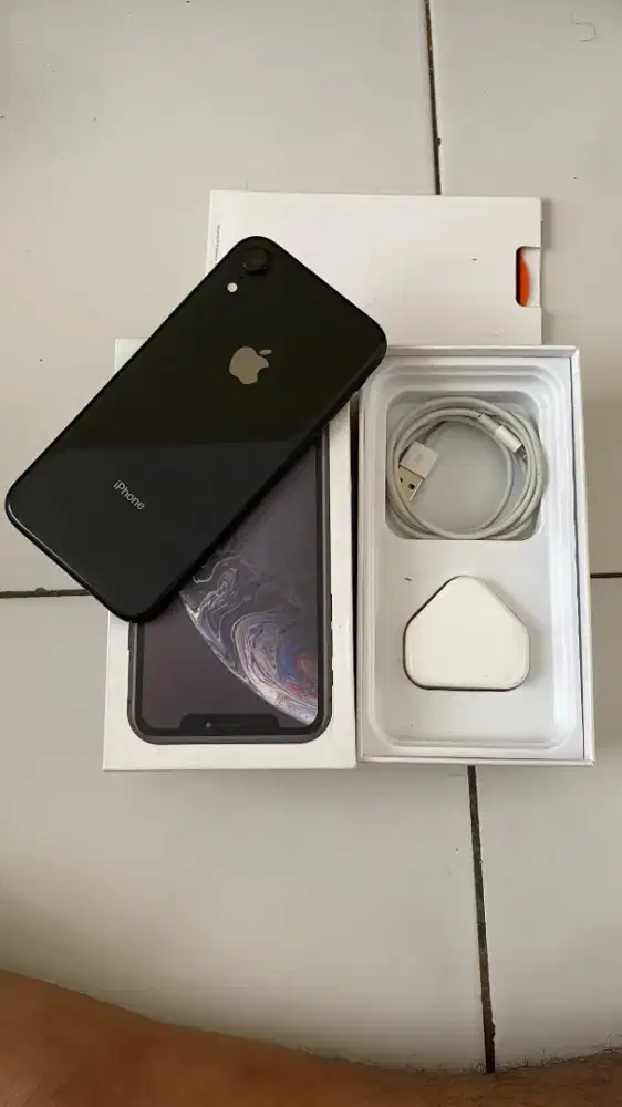 Cari iPhone 12, mulus dan siap pakai, best price, siap COD