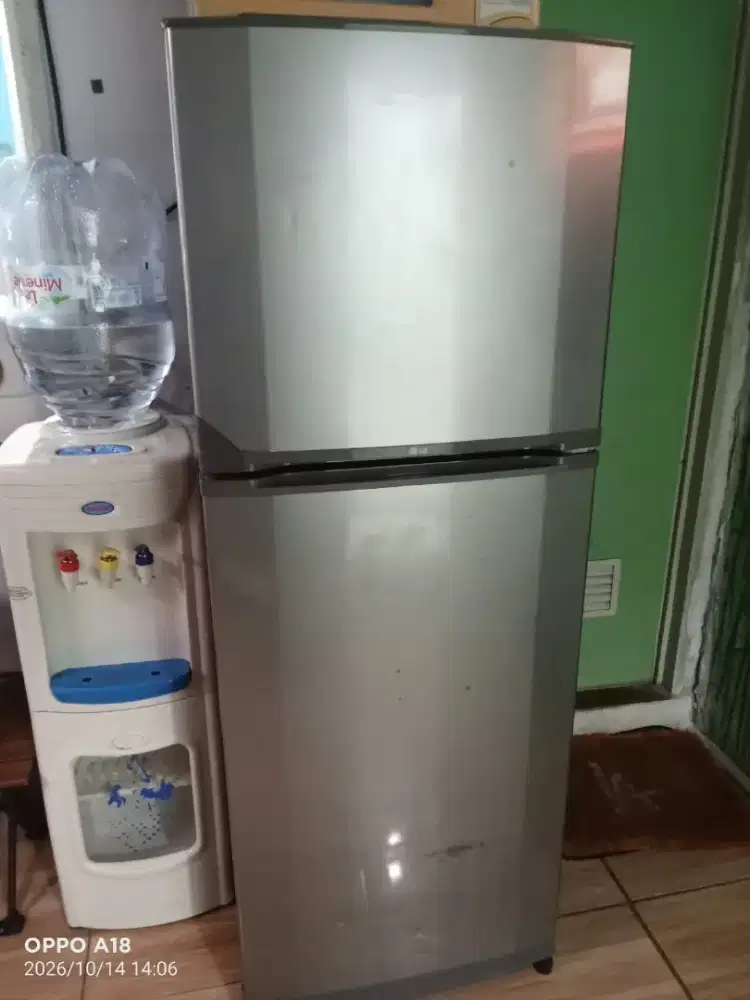 jual LG exprescool normal baik dan masih original blum pernah service
