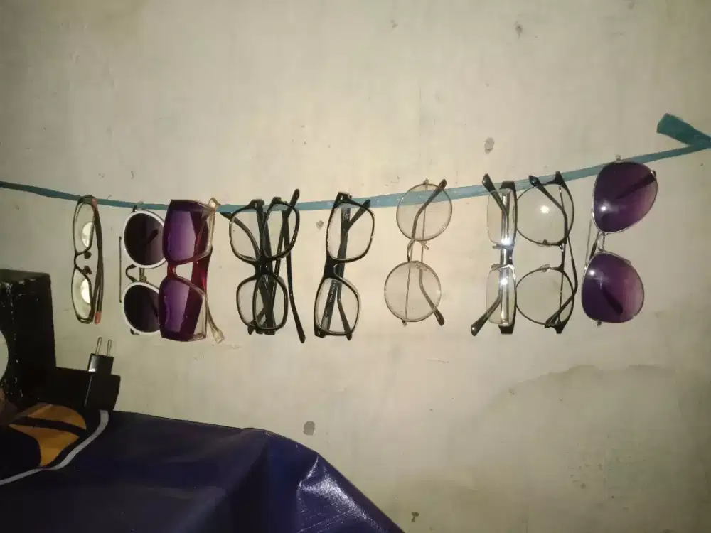 Jual borong semua kacamata  gaul hanya 50rb saja no minus
