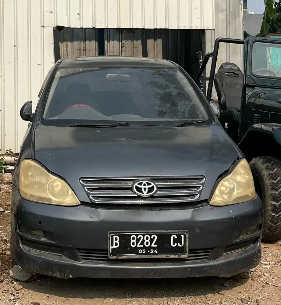 Toyota Ipsum Tahun 2001