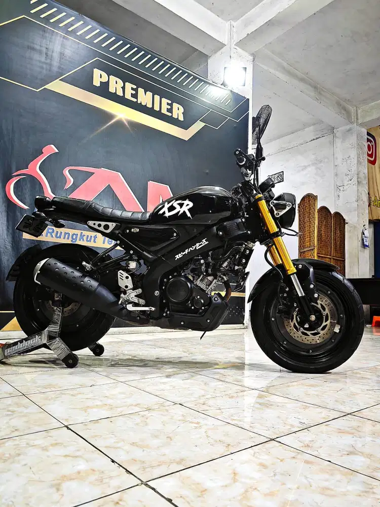 Yamaha XSR 155cc black glossy mewah th 2024. Anugerah motor rungkut