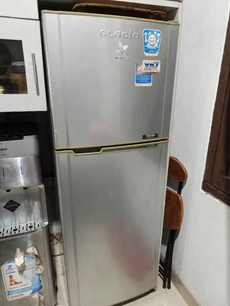 Jual Kulkas 2 pintu merk Toshiba glacio