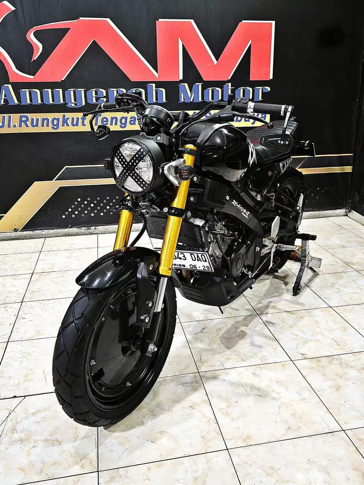 Yamaha XSR 155cc black glossy mewah th 2024. Anugerah motor rungkut