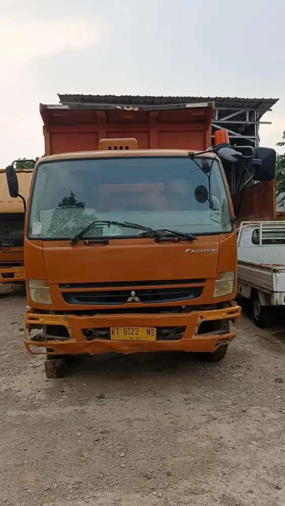 Dump Truck Mitsubishi Tahun 2021