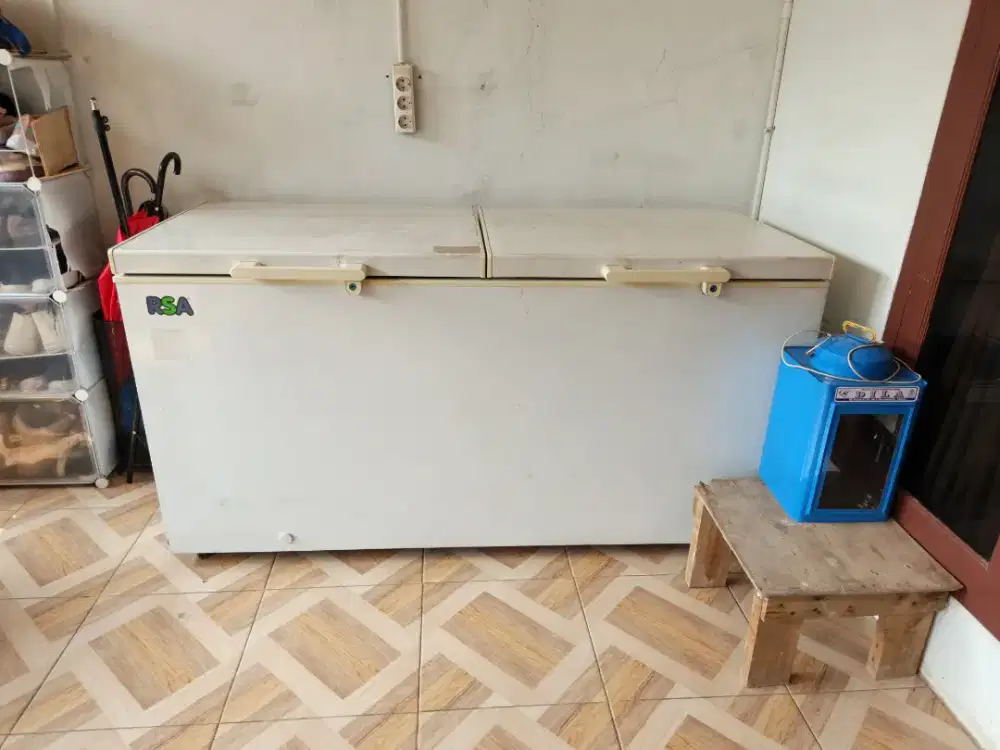 Jual Freezer merk RSA kapasitas 500 liter bekas