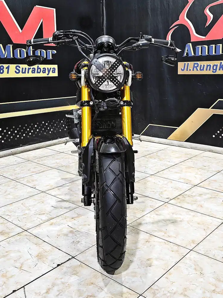 Yamaha XSR 155cc black glossy mewah th 2024. Anugerah motor rungkut
