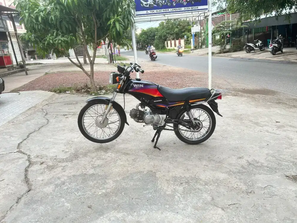 Di jual.honda win tahun 2006