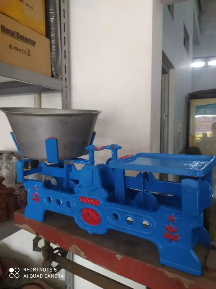 Timbangan meja merk akur