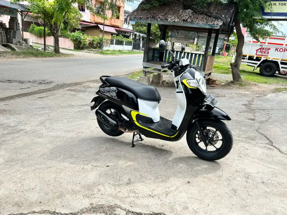 Di jual honda scoopy tahun 2017