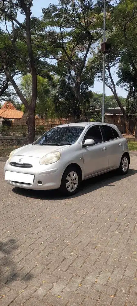 Nissan March 2011 Bensin
