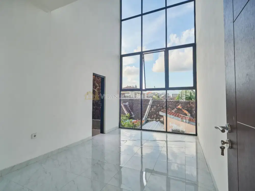 Villa 3 Kamar Tidur dengan Rooftop di Padonan, Canggu