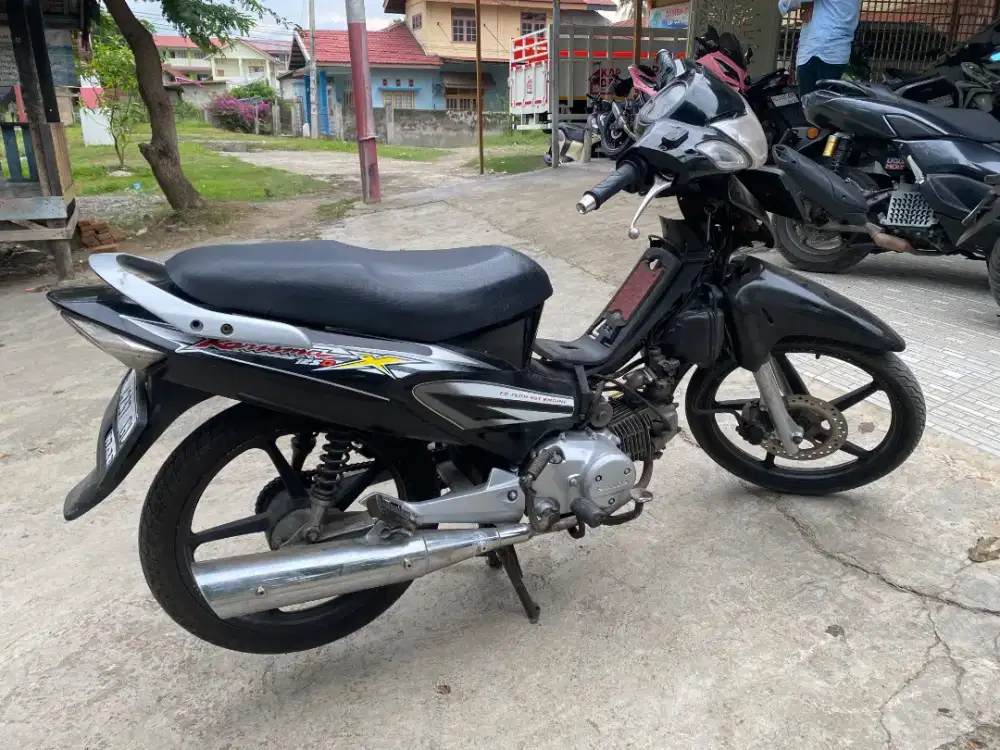 Di jual honda karisma tahun 2003