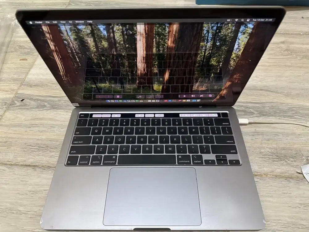 Macbook Pro 13 touch bar A2251 2020 second