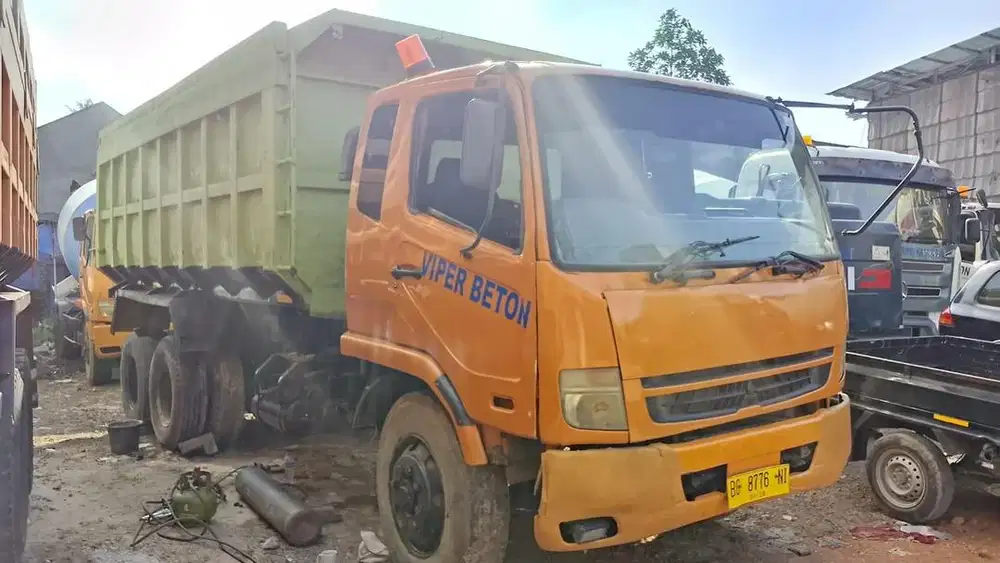 Dump Truck Mitsubishi