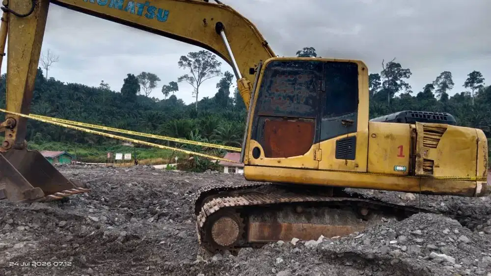 DIJUAL CEPAT EXCA - PC200 KOMATSU