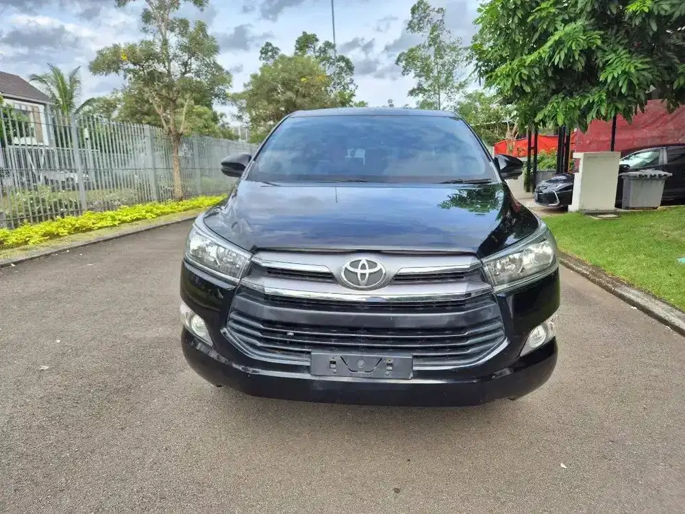 toyota kijang innova (2019)