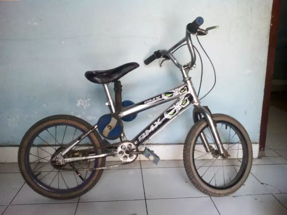 Sepeda anak ukuran ring 12
