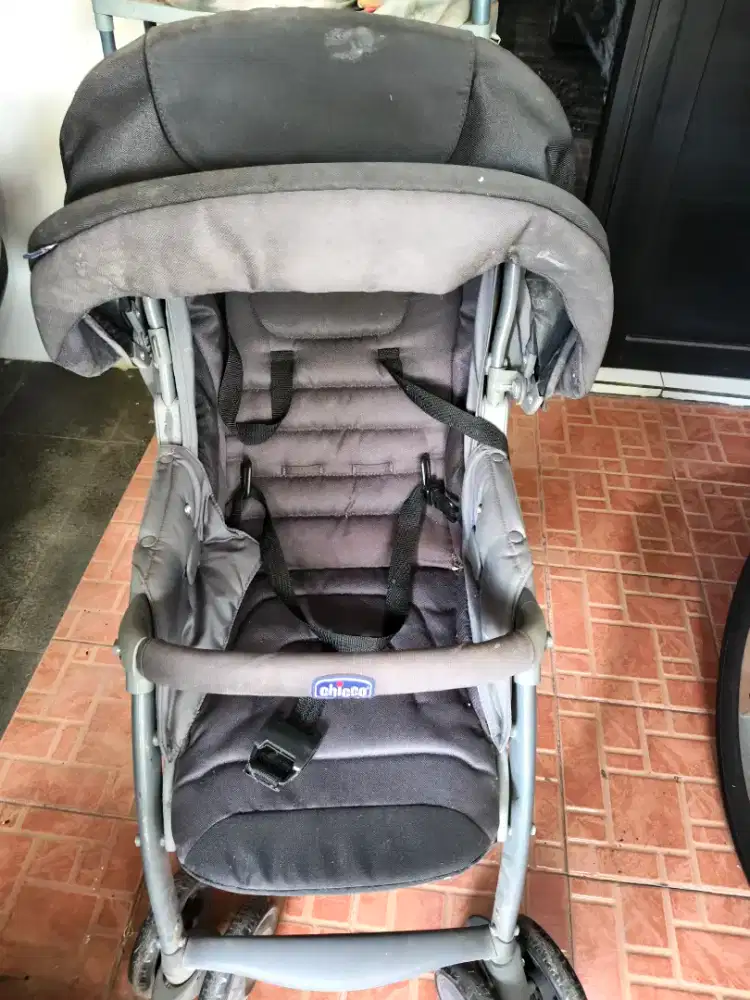 Stroller chicco hitam