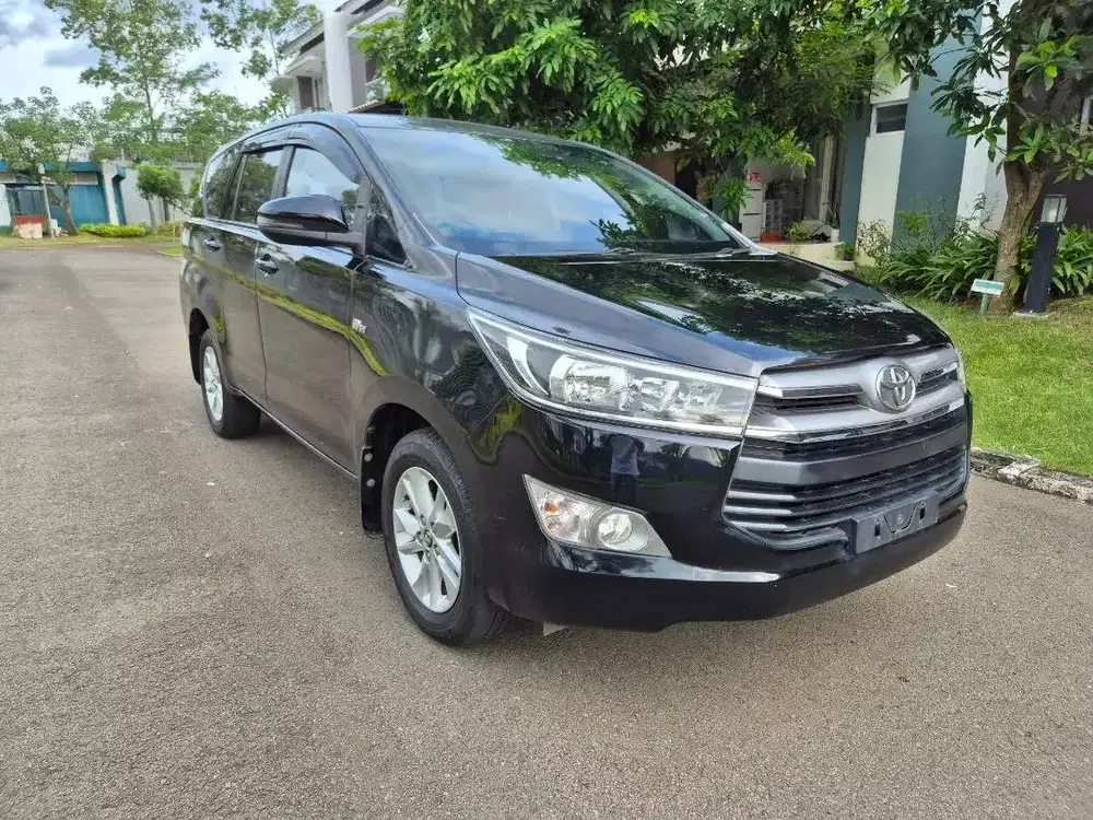 toyota kijang innova (2019)