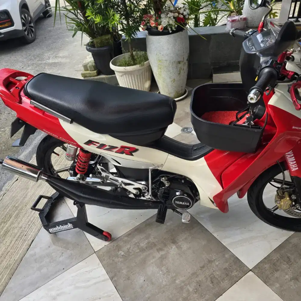 Yamaha fiz R edisi marlboro