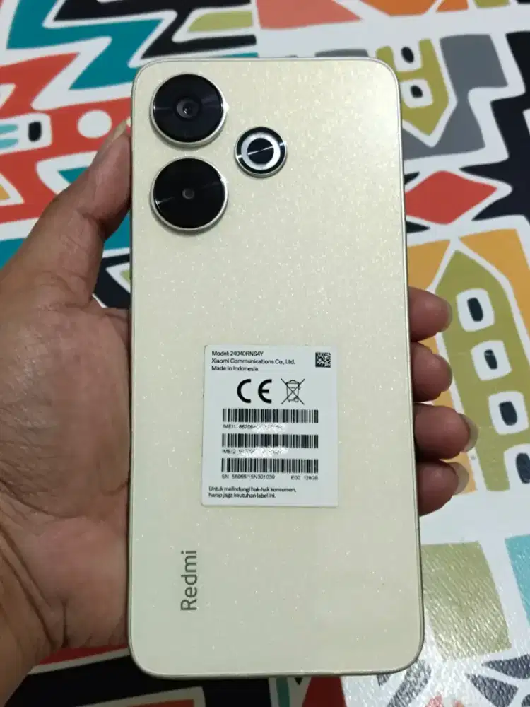 Redmi 13 ram 8/128 mulus no minus ori resmi Indonesia
Hp casan aja