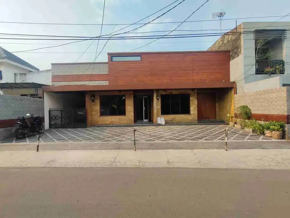 Rumah atau Ruko utk usaha dipinggir jalan Tebet Barat
