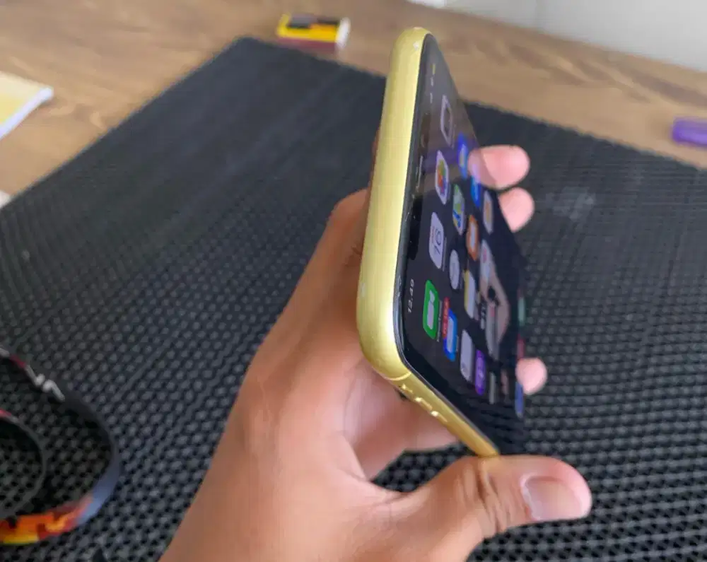 Minat beli iPhone 13, mulus dan siap pakai, COD Jabodetabek