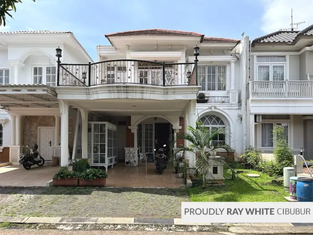 Rumah di Cluster Depan, Kamar Utama di Bawah di Kota Wisata Cibubur