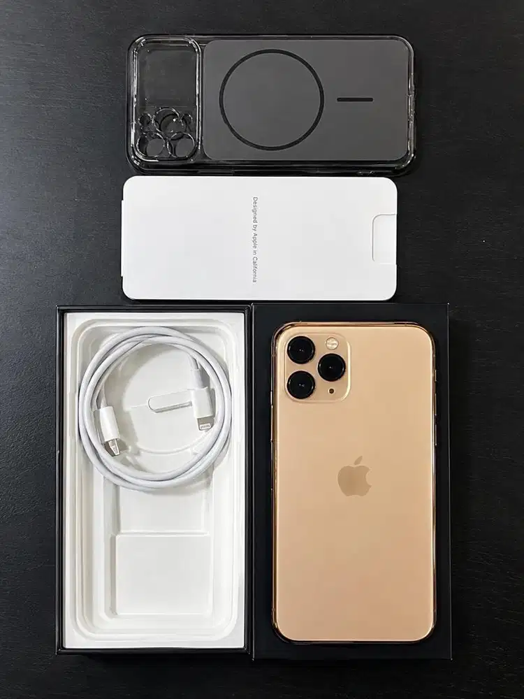 iphone 11 pro 64GB GOLD all operator permanen whitelist