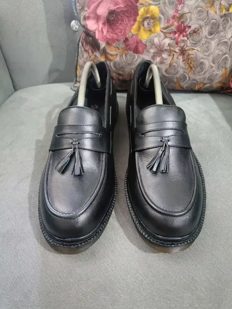 Sepatu loafers slip on pria formal casual not bally prada lv size 43