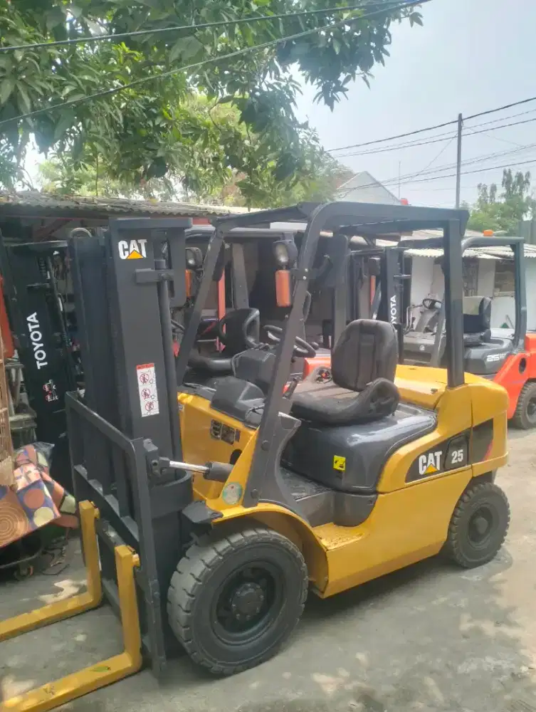 Forklift Caterpillar 2,5 Ton,Manual,Tiang 3 Meter,Mesin S4S,Tahun 2020
