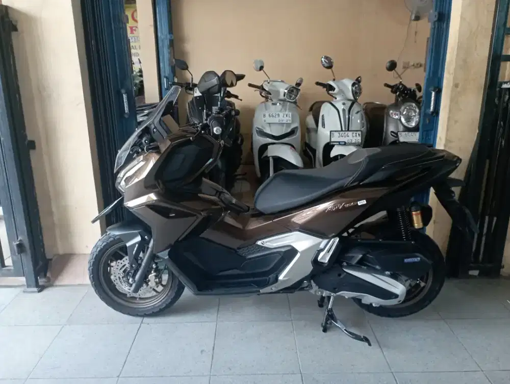 KM 2 RB Honda ADV roadsinc ABS 2026! seperti baru