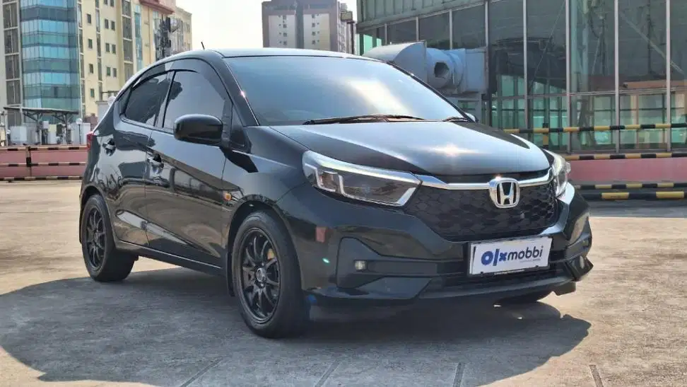 KM Rendah - Honda Brio Satya 1.2 E Bensin-AT 2023