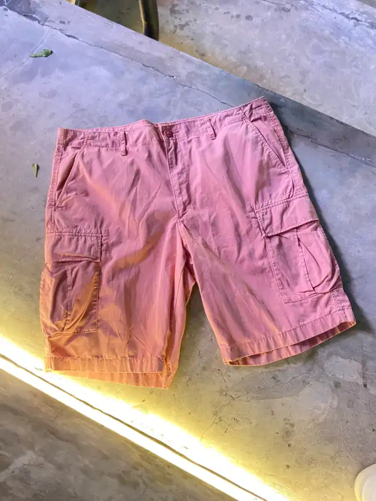 Uniqlo Cargo Short Pants - size 40 (Celana Second/bekas Brand)