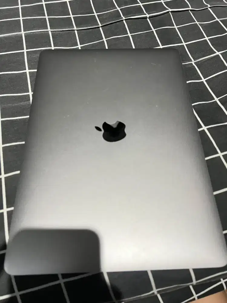 Dijual Macbook pro 13 m1 2020 ram 16/1tb