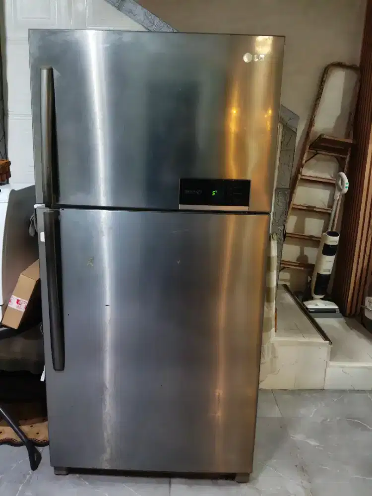 Kulkas LG 2 pintu jumbo