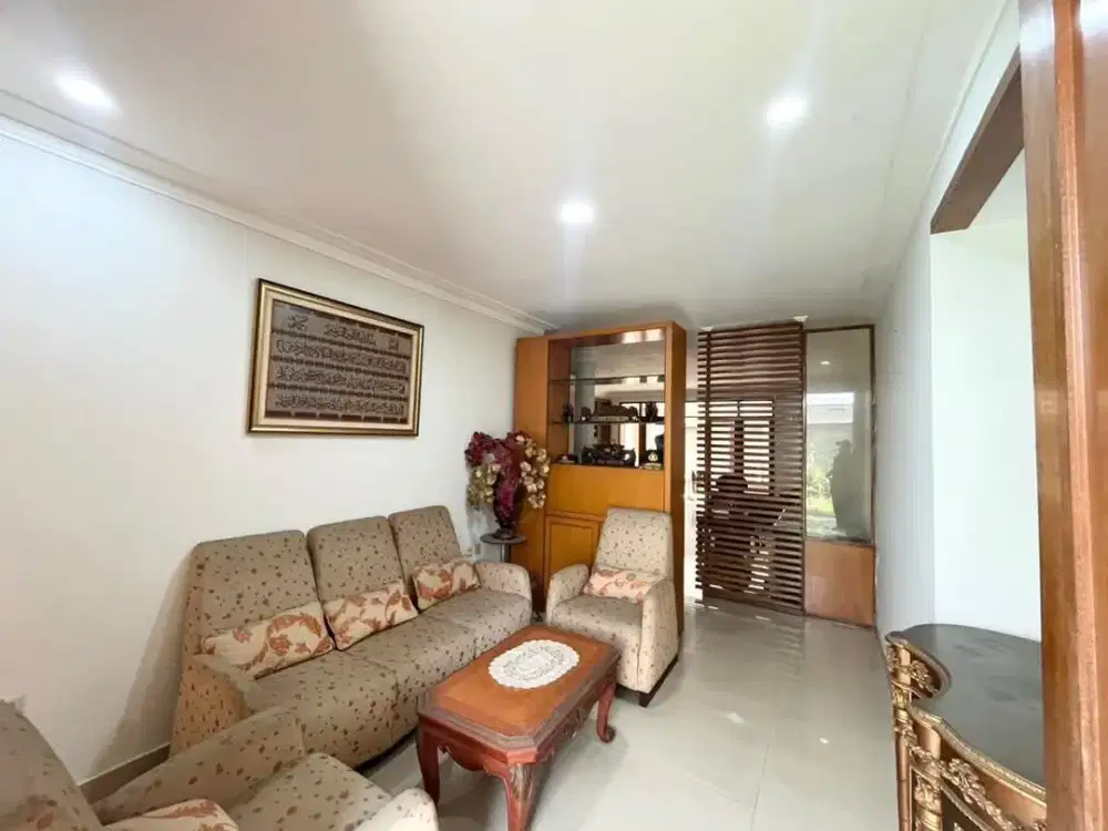 Rumah SHM On Hand 2 Lantai Unfurnish dekat MRT Blok M di Kebayoran Baru