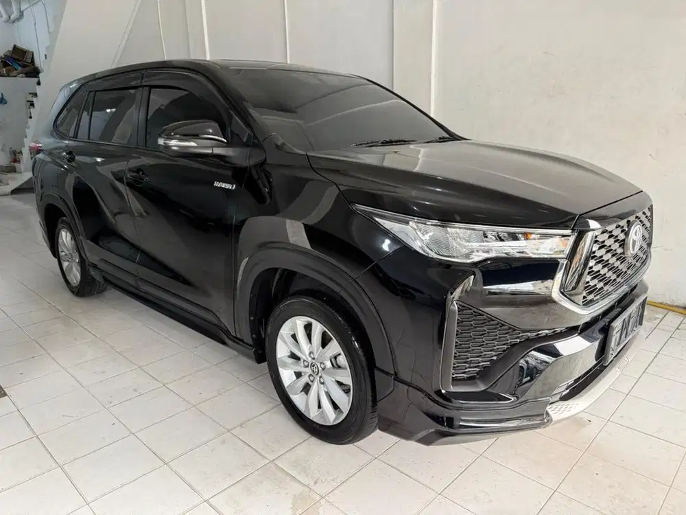 Zenix 2.0 V Hybrid Modelista 2023 Hitam