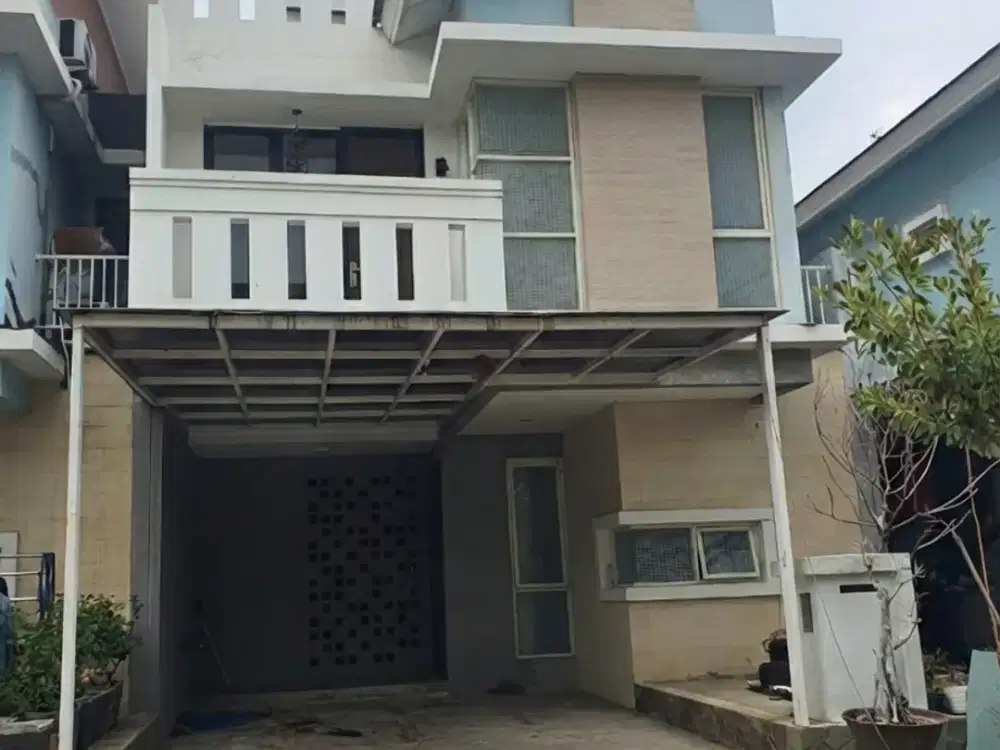 ISTIMEWA! Rumah 2 Lantai Harapan Indah II, Rapi, Bersih, dan Terawat 13183 RN