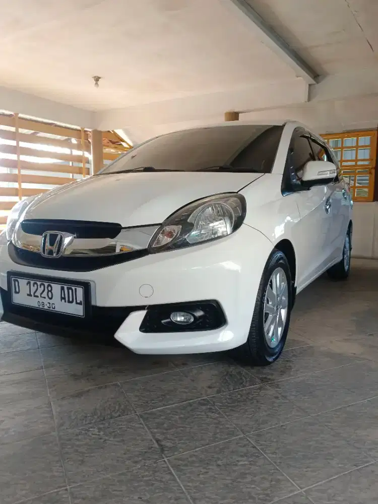 Bismillah numpang jual mobilio E manual. No D. Putih. 2015