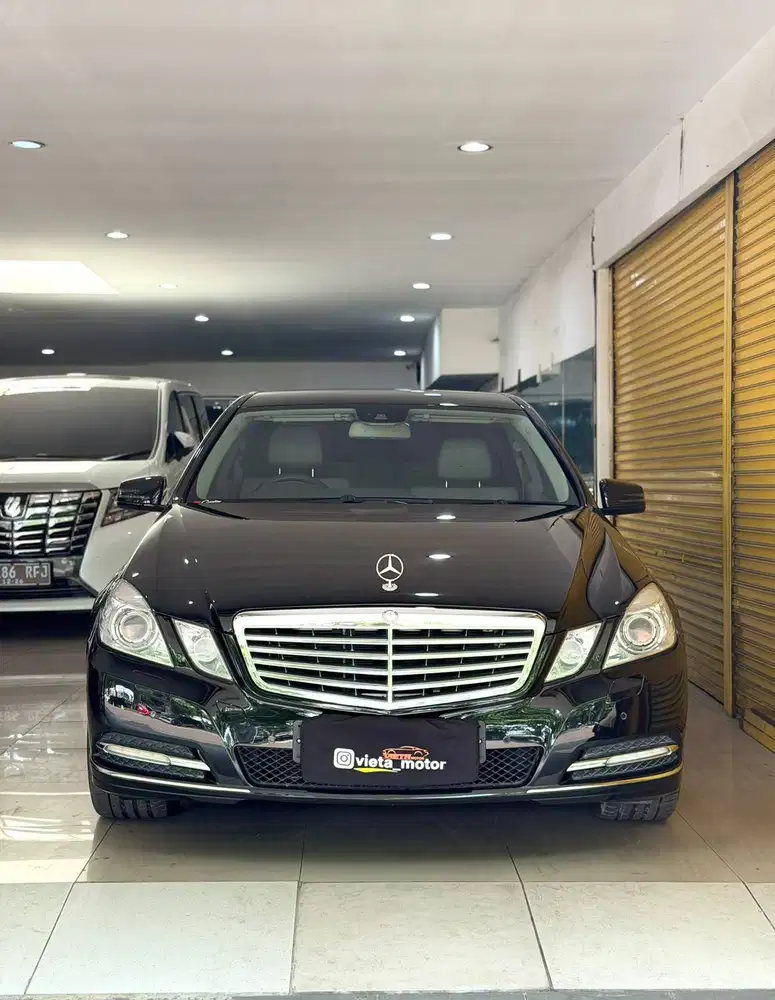 Km 23rb Mercedes E300 Elegance 2010 Hitam E250 E Edition 2016 Hitam