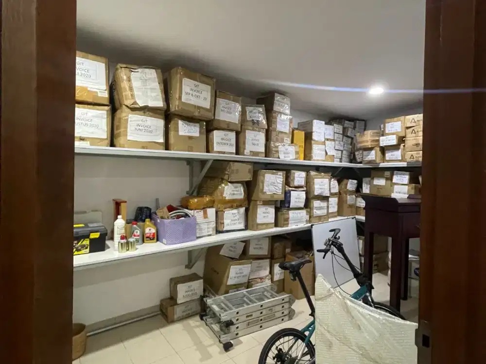 Rumah Furnish 3 Lantai SHM Lokasi Strategis di PIK Jakarta Utara